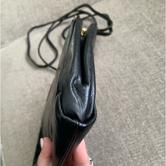 ✨Vintage Gucci Black Leather Shoulder Evening Bag Gold Accent EUC Stunning! - Picture 13 of 16